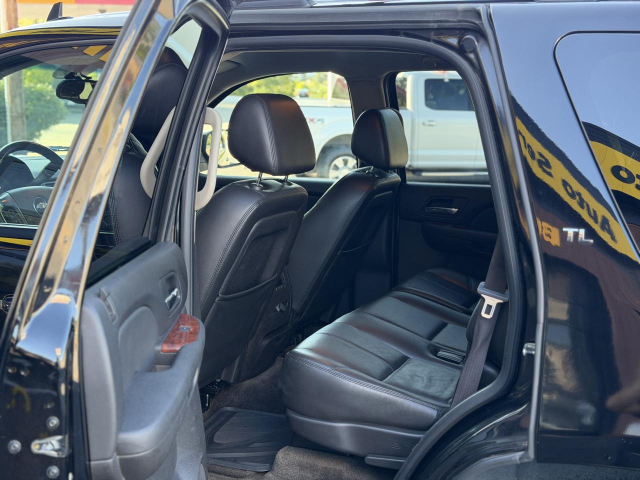 Chevrolet Tahoe photo 9
