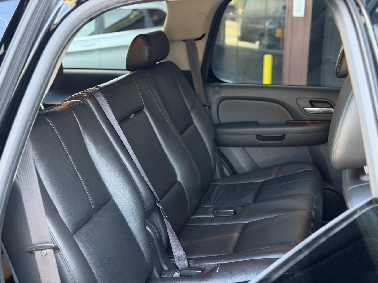 Chevrolet Tahoe photo 11