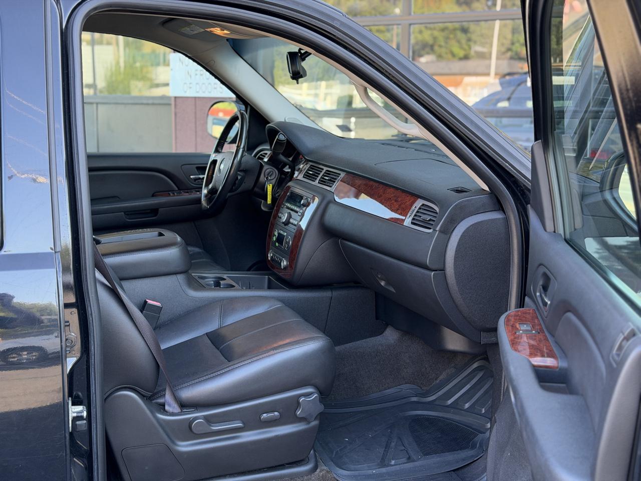 Chevrolet Tahoe photo 12