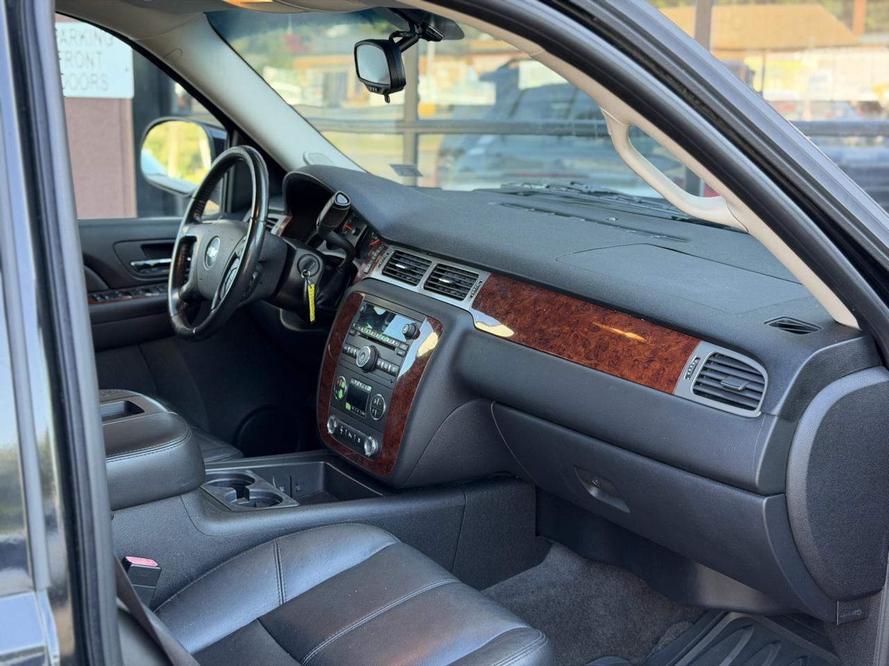 Chevrolet Tahoe photo 14