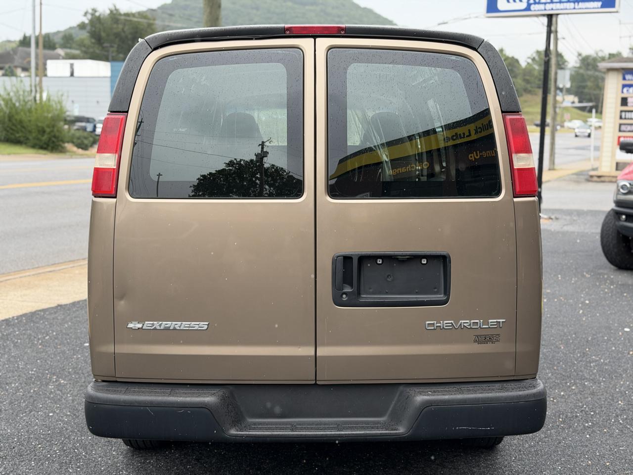 Chevrolet Express photo 5