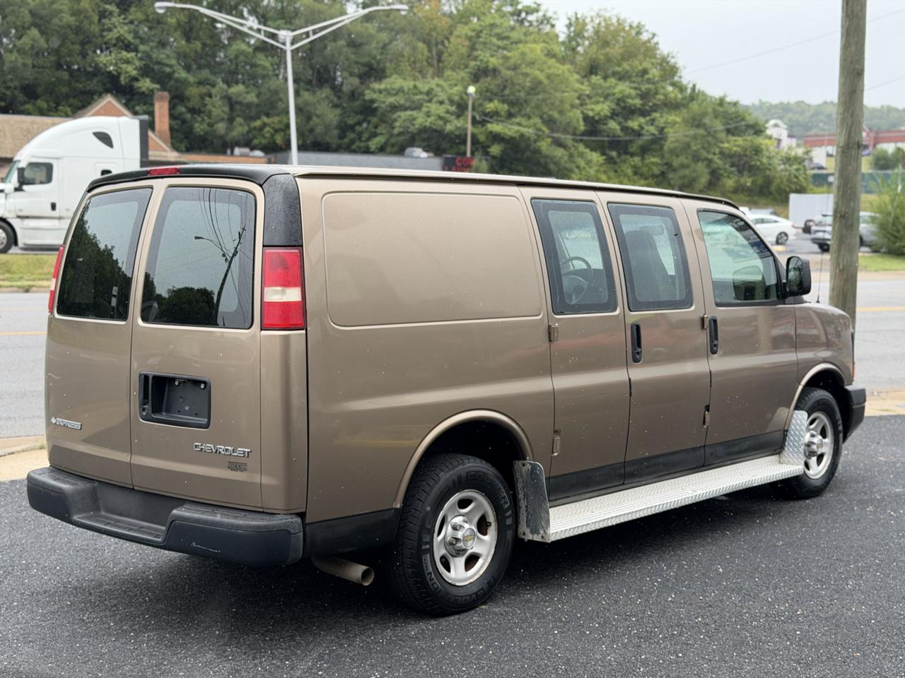 Chevrolet Express photo 6