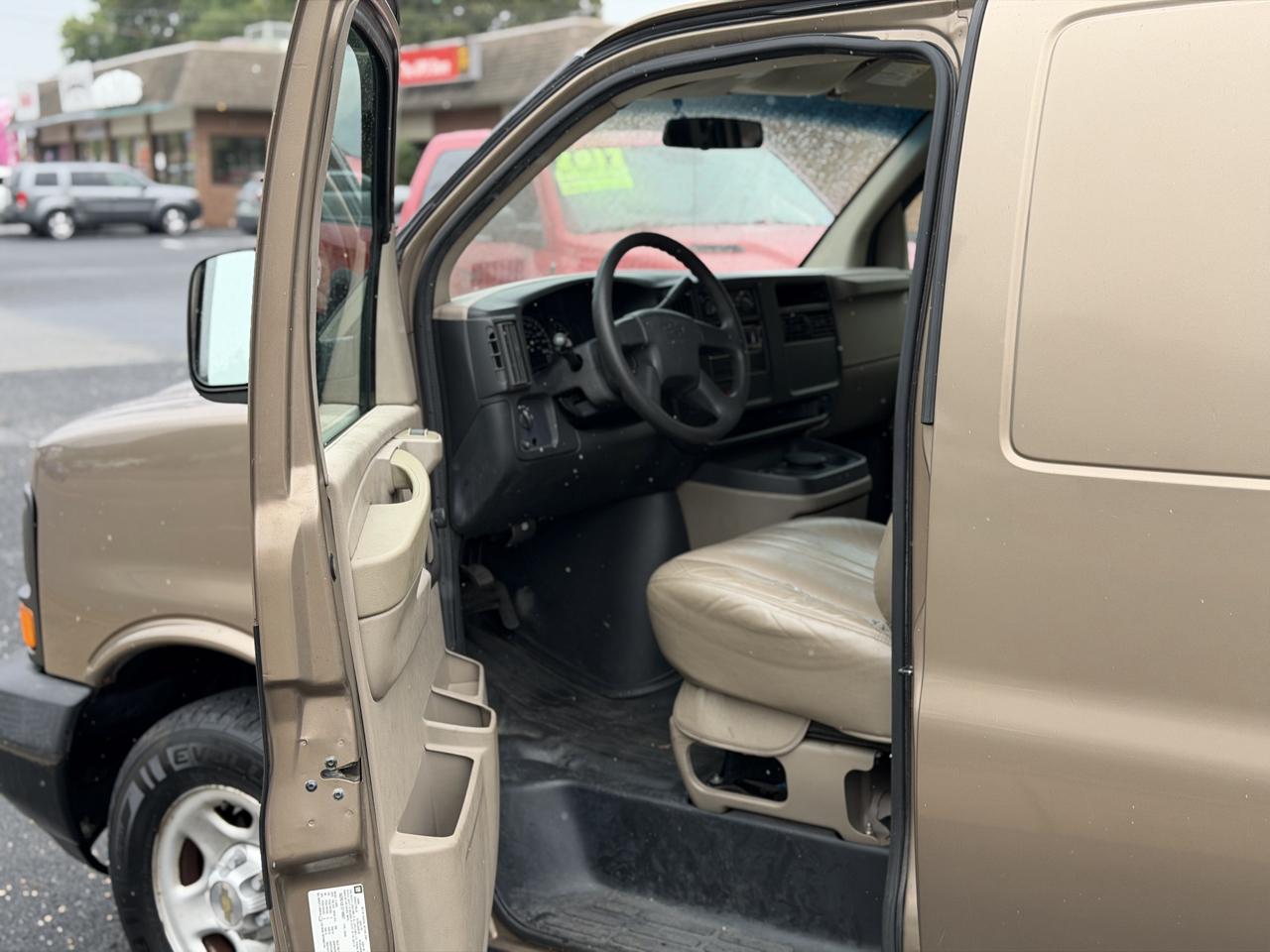 Chevrolet Express photo 7