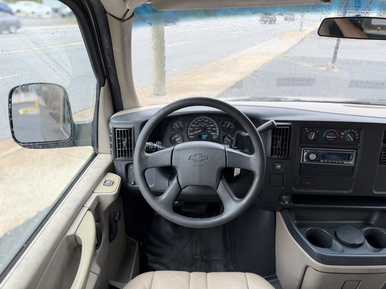 Chevrolet Express photo 9