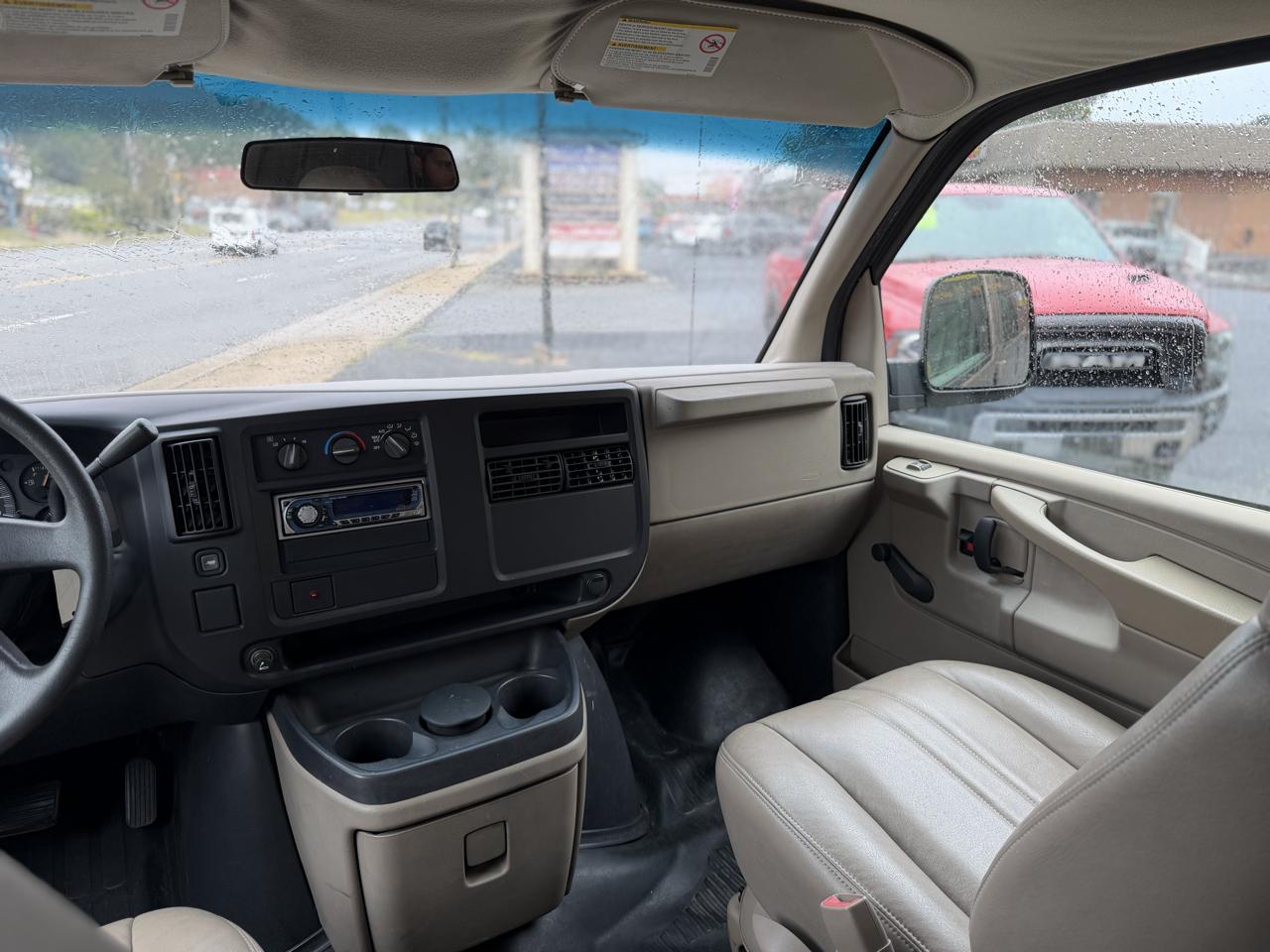 Chevrolet Express photo 10
