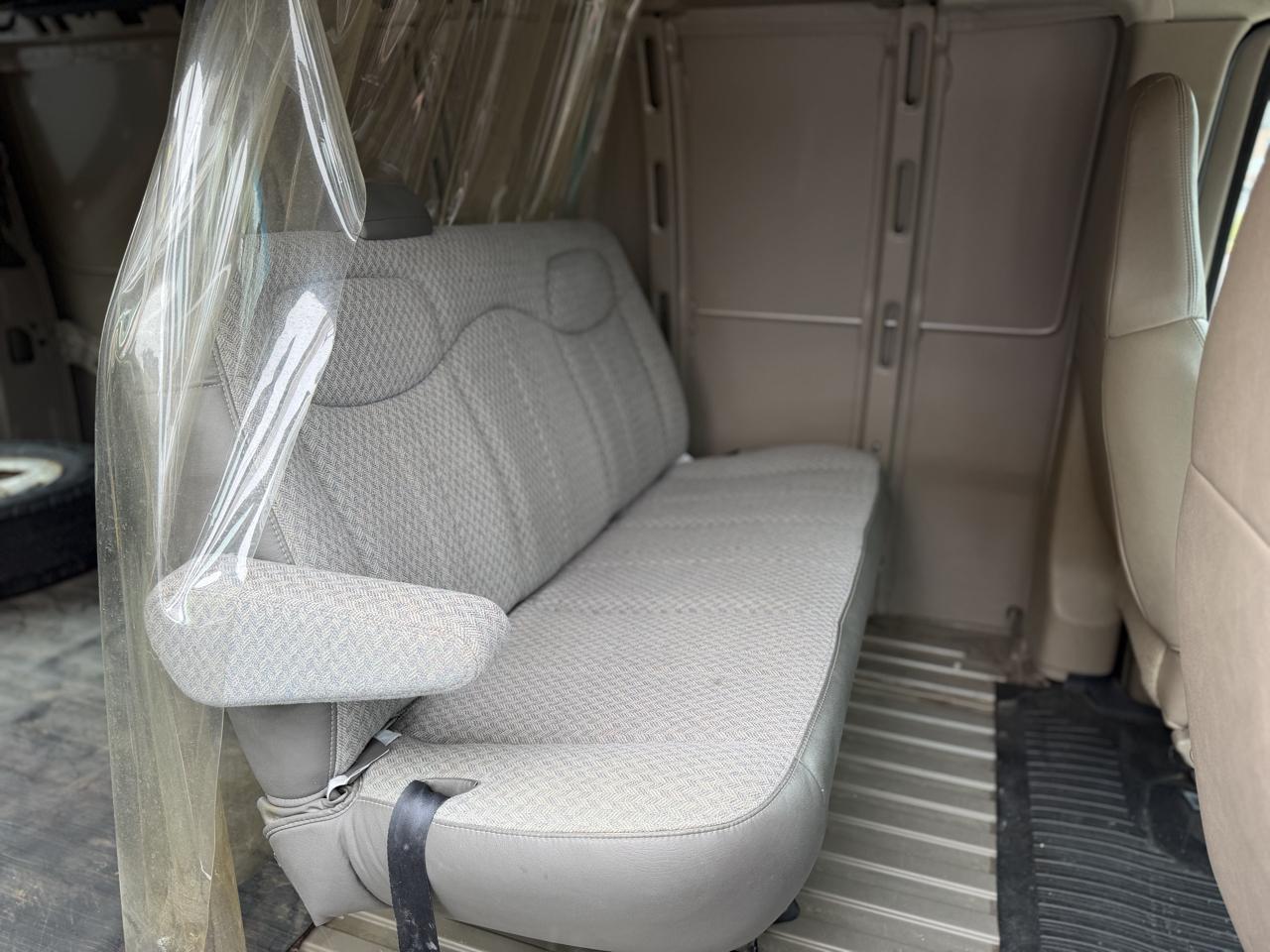 Chevrolet Express photo 15