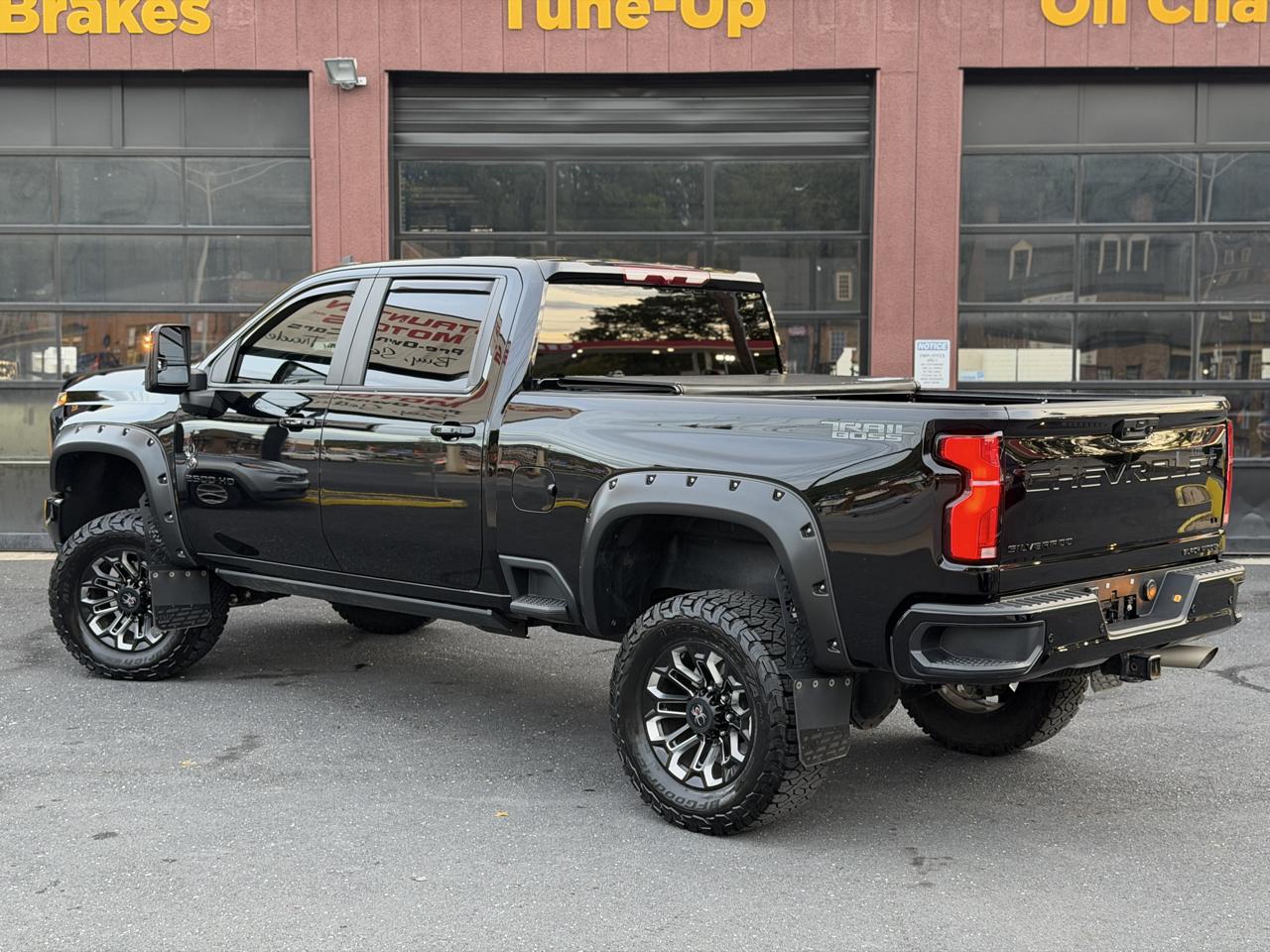 Chevrolet Silverado 2500HD LT Crew Cab Long Box 4WD 2025