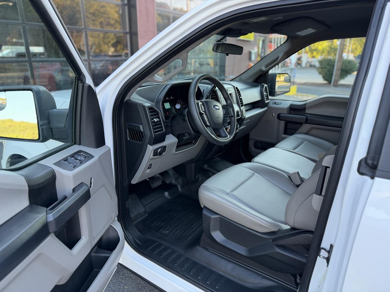 Ford F-150 2WD Supercab 163" XL 2019