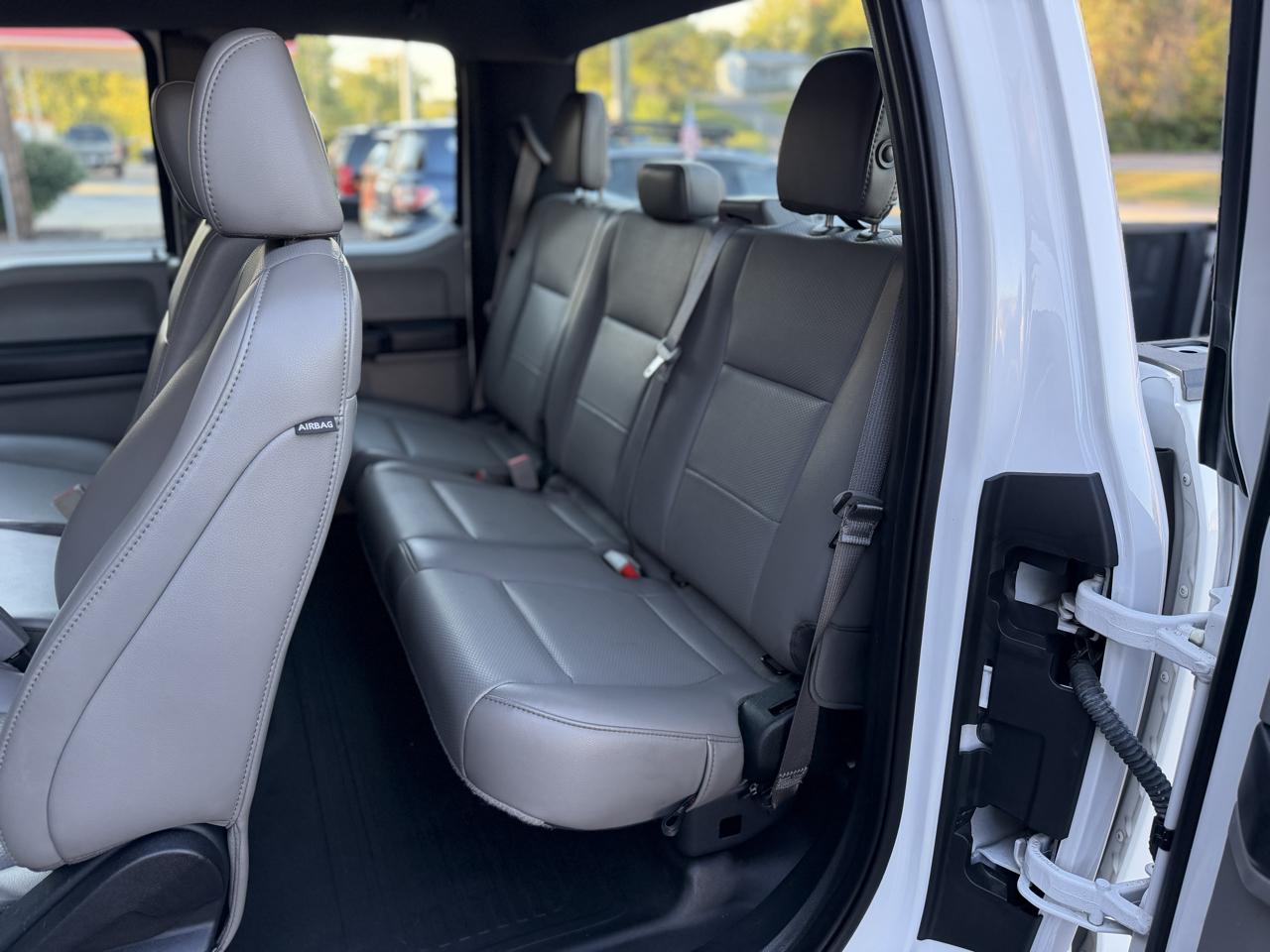 Ford F-150 2WD Supercab 163" XL 2019