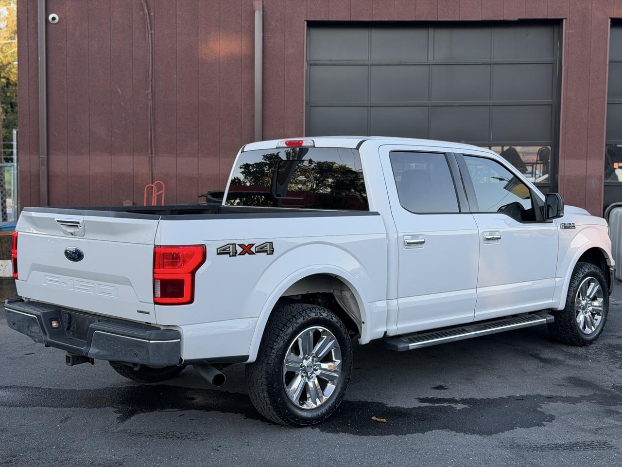 Ford F-150 SuperCrew 150" Lariat 4WD 2020