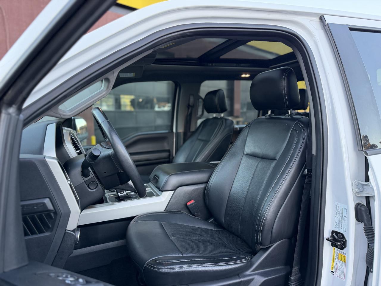 Ford F-150 SuperCrew 150" Lariat 4WD 2020