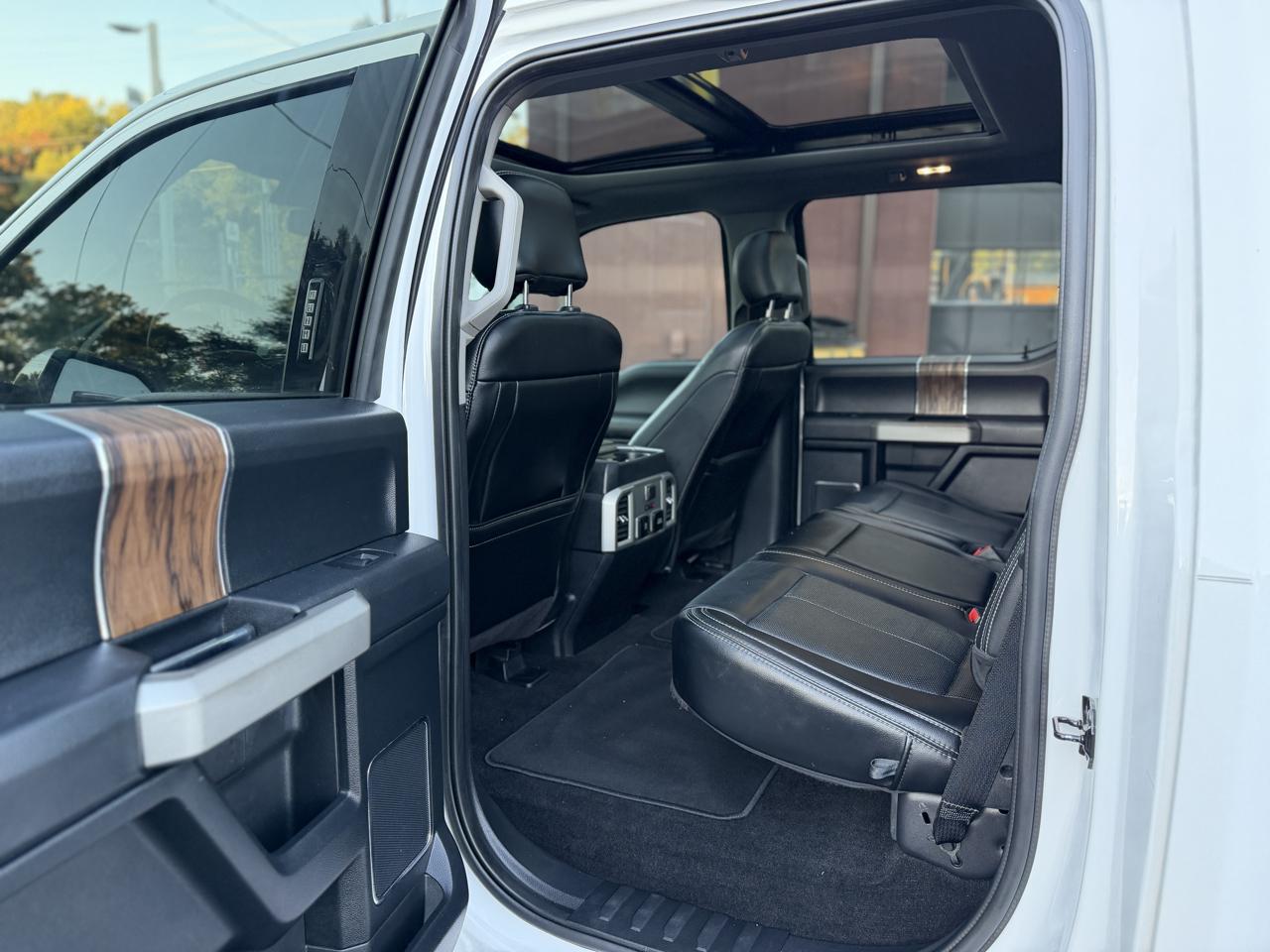 Ford F-150 SuperCrew 150" Lariat 4WD 2020