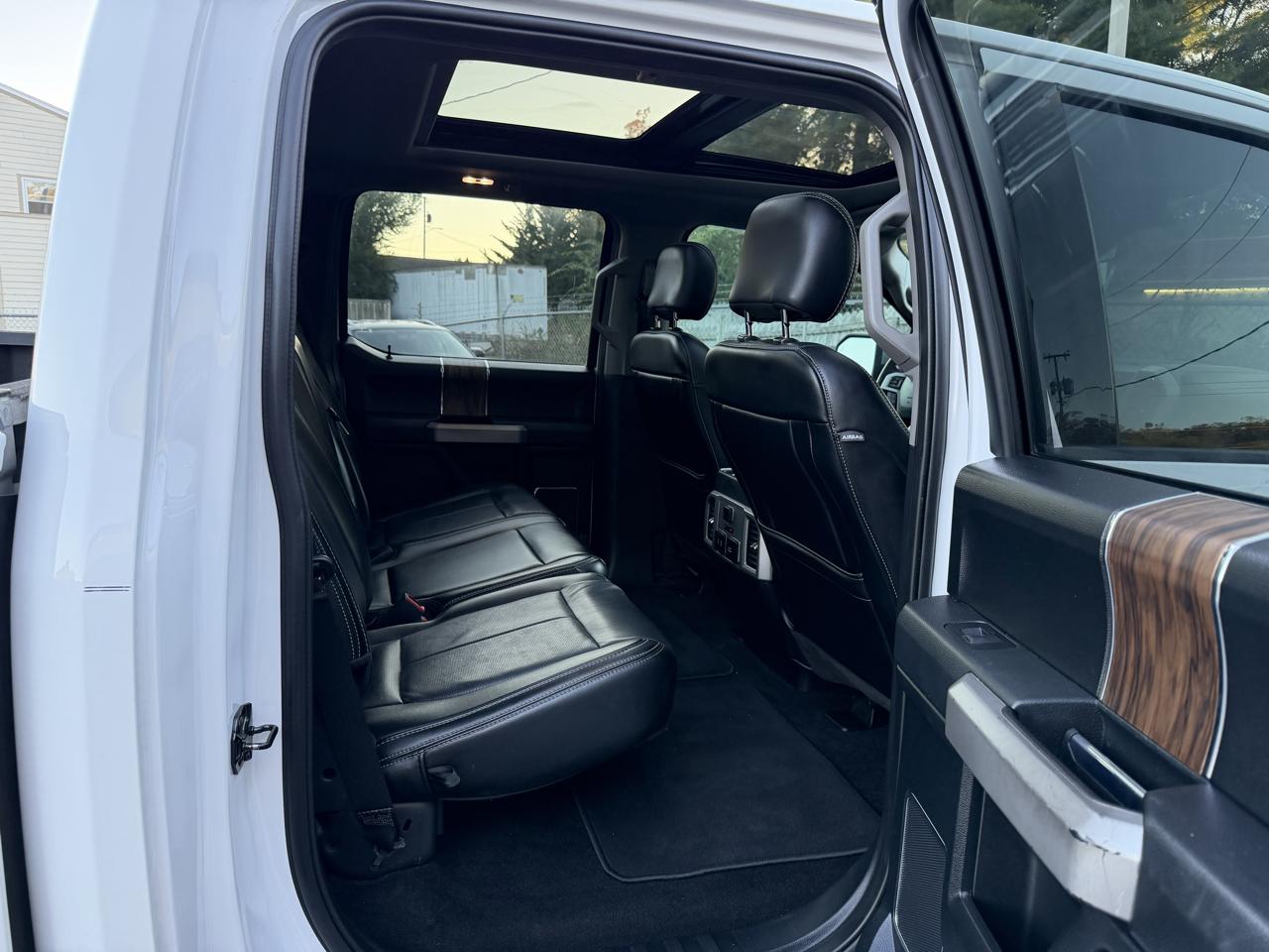 Ford F-150 SuperCrew 150" Lariat 4WD 2020