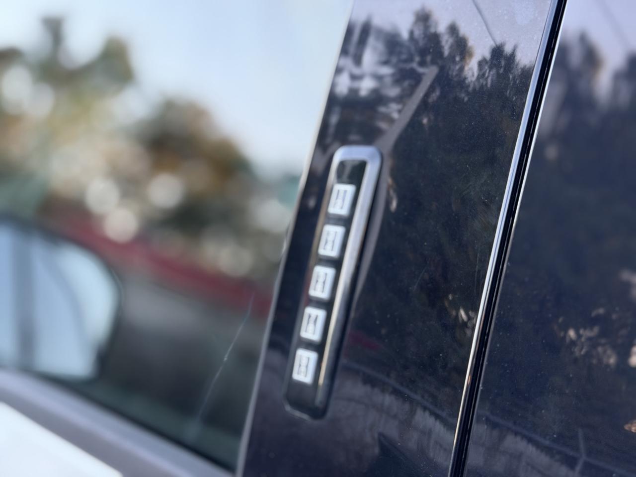 Ford F-150 SuperCrew 150" Lariat 4WD 2020