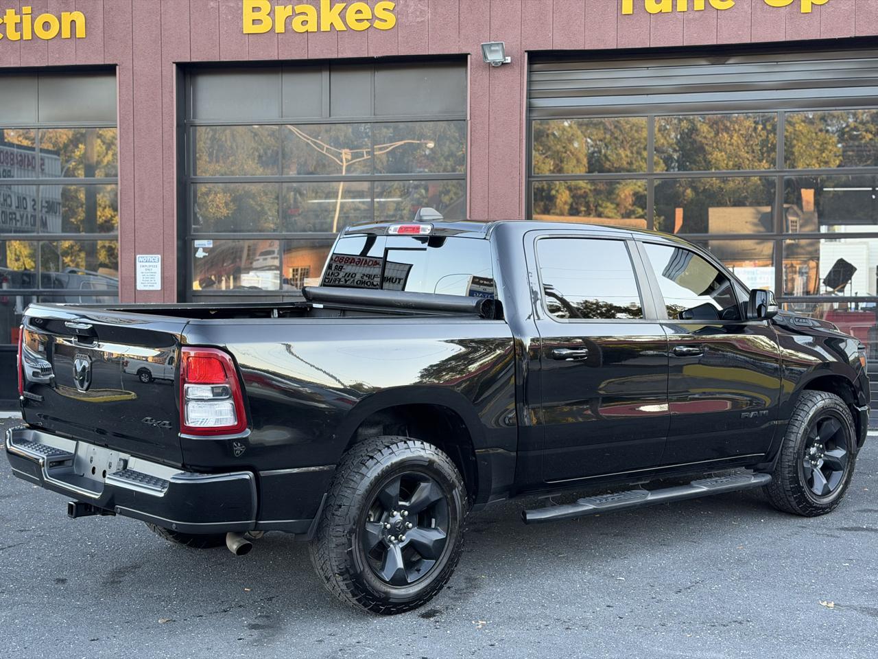 RAM 1500 Big Horn Crew Cab SWB 4WD 2019