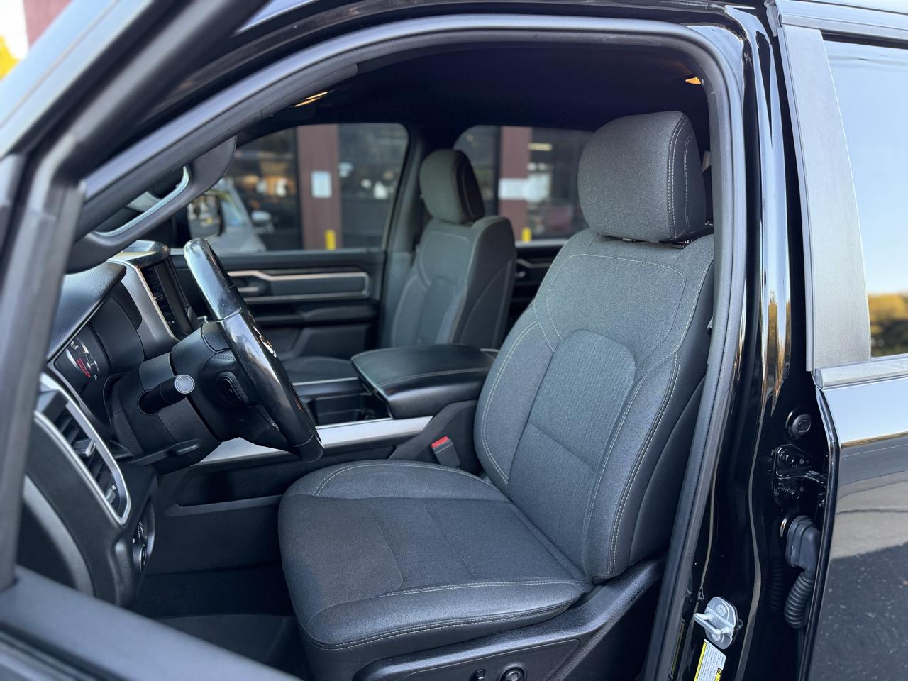 RAM 1500 Big Horn Crew Cab SWB 4WD 2019