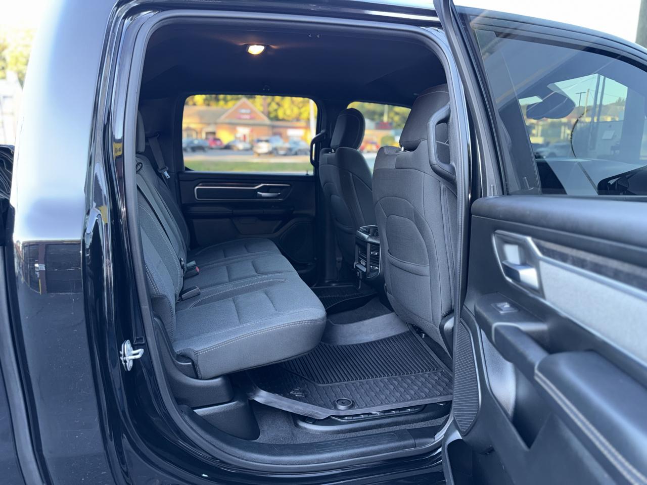 RAM 1500 Big Horn Crew Cab SWB 4WD 2019