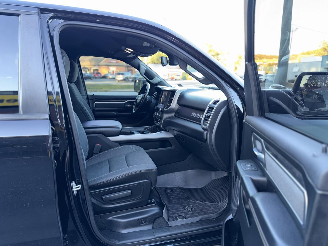 RAM 1500 Big Horn Crew Cab SWB 4WD 2019