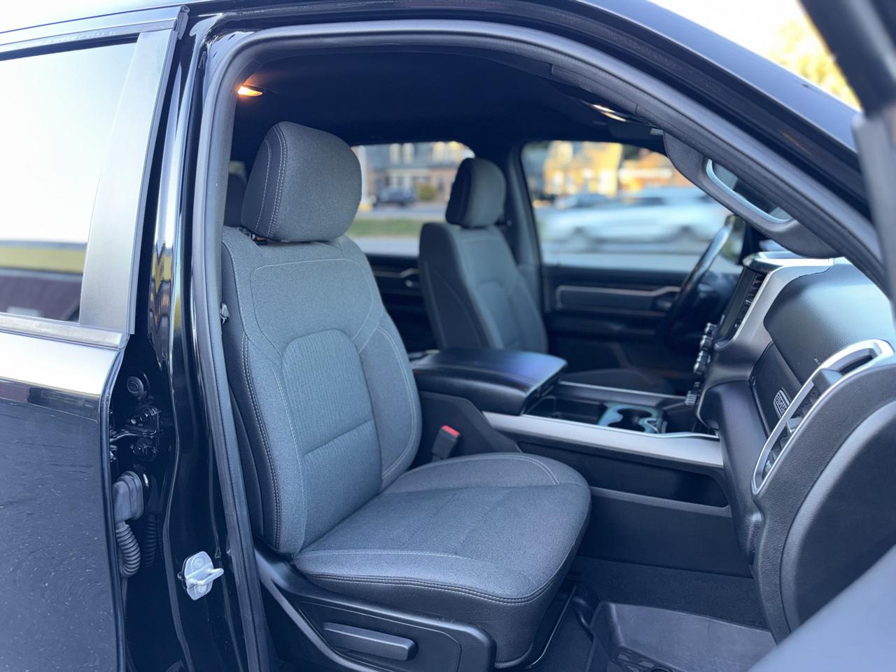 RAM 1500 Big Horn Crew Cab SWB 4WD 2019