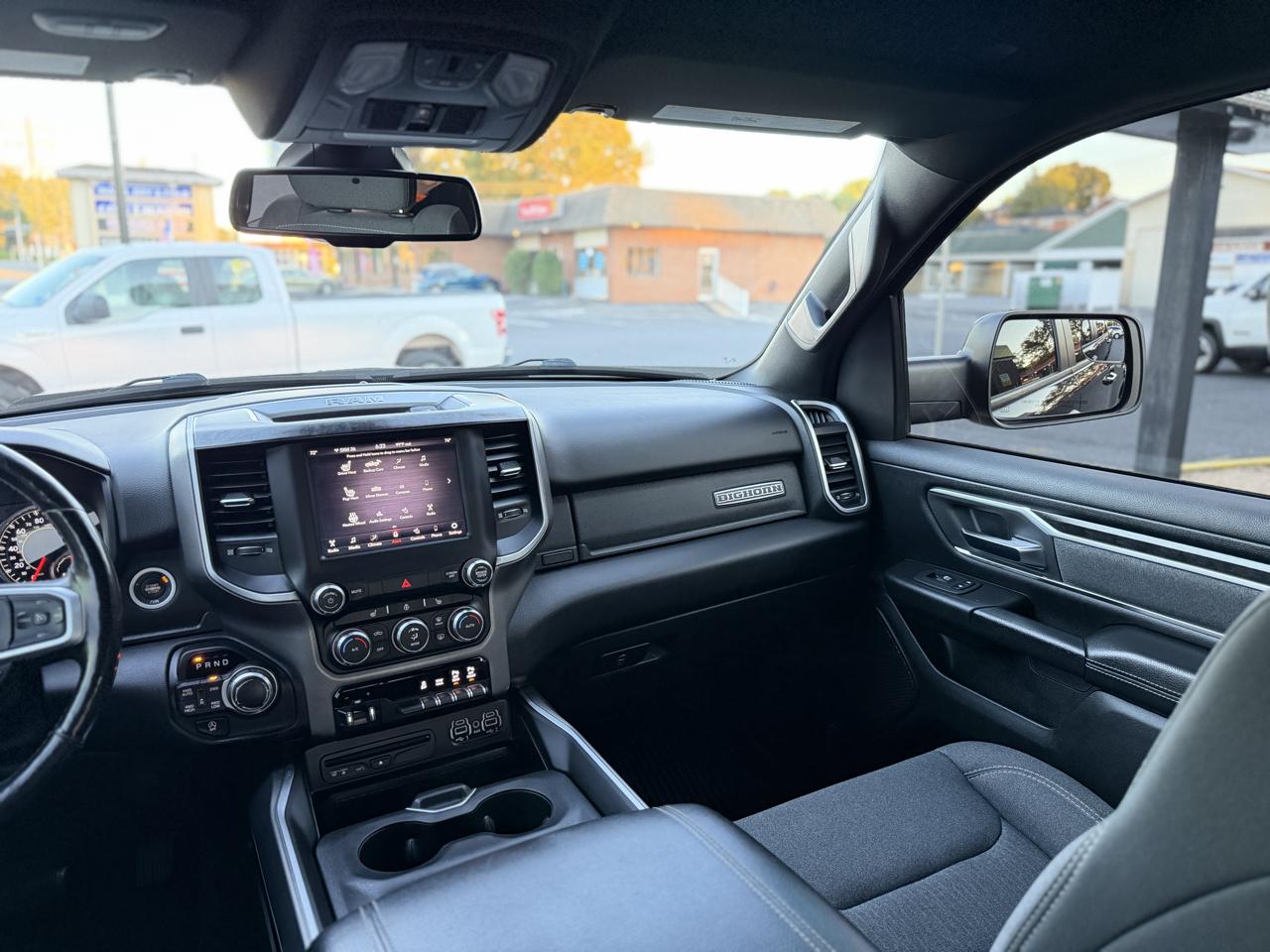 RAM 1500 Big Horn Crew Cab SWB 4WD 2019