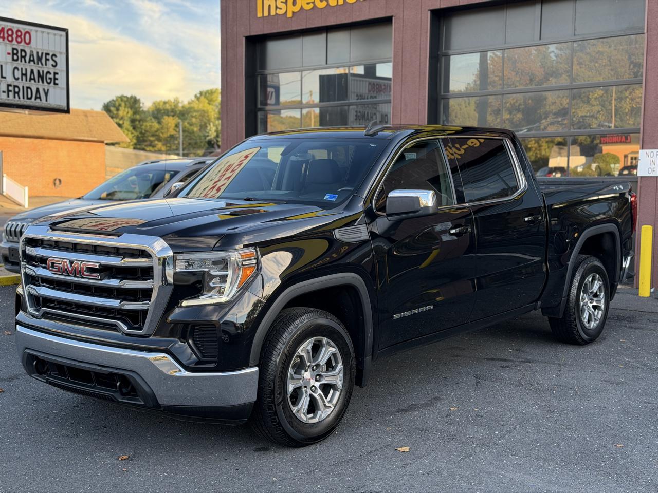 GMC Sierra 1500 Limited SLE Crew Cab Short Box 4WD 2022