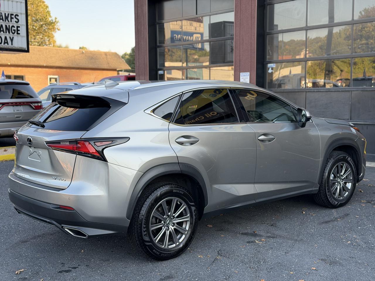 Lexus NX 300  2019