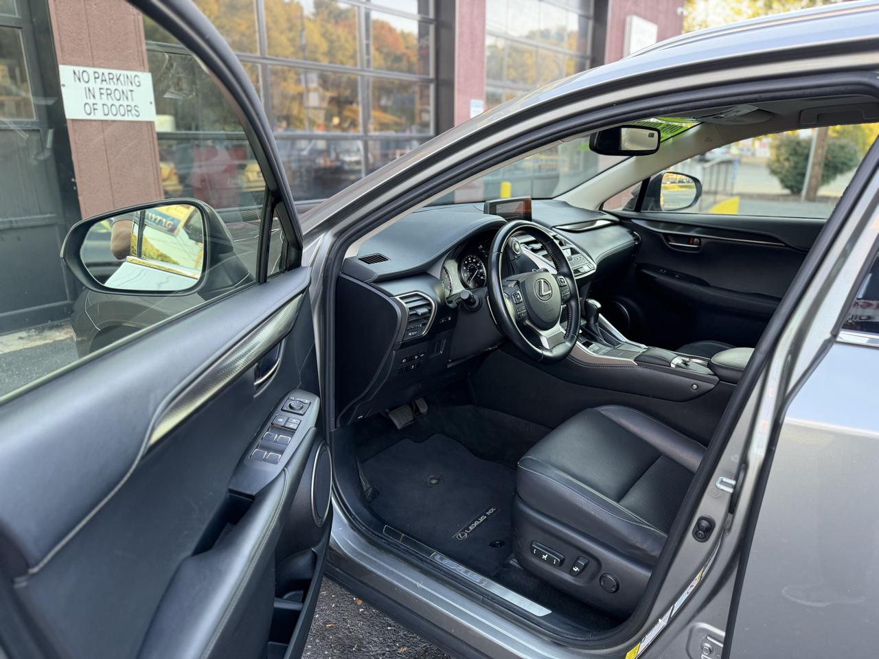 Lexus NX 300  2019