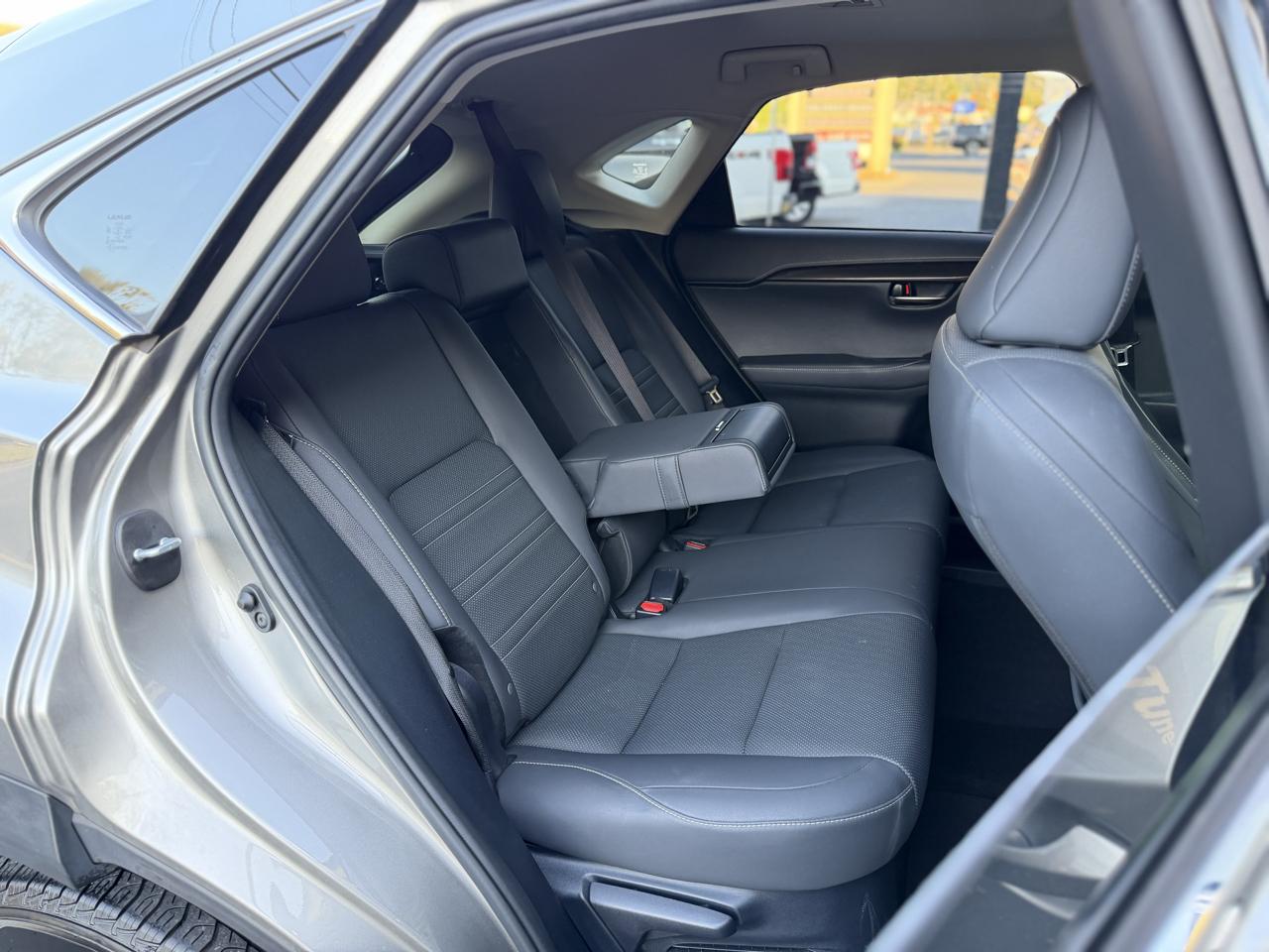 Lexus NX 300  2019