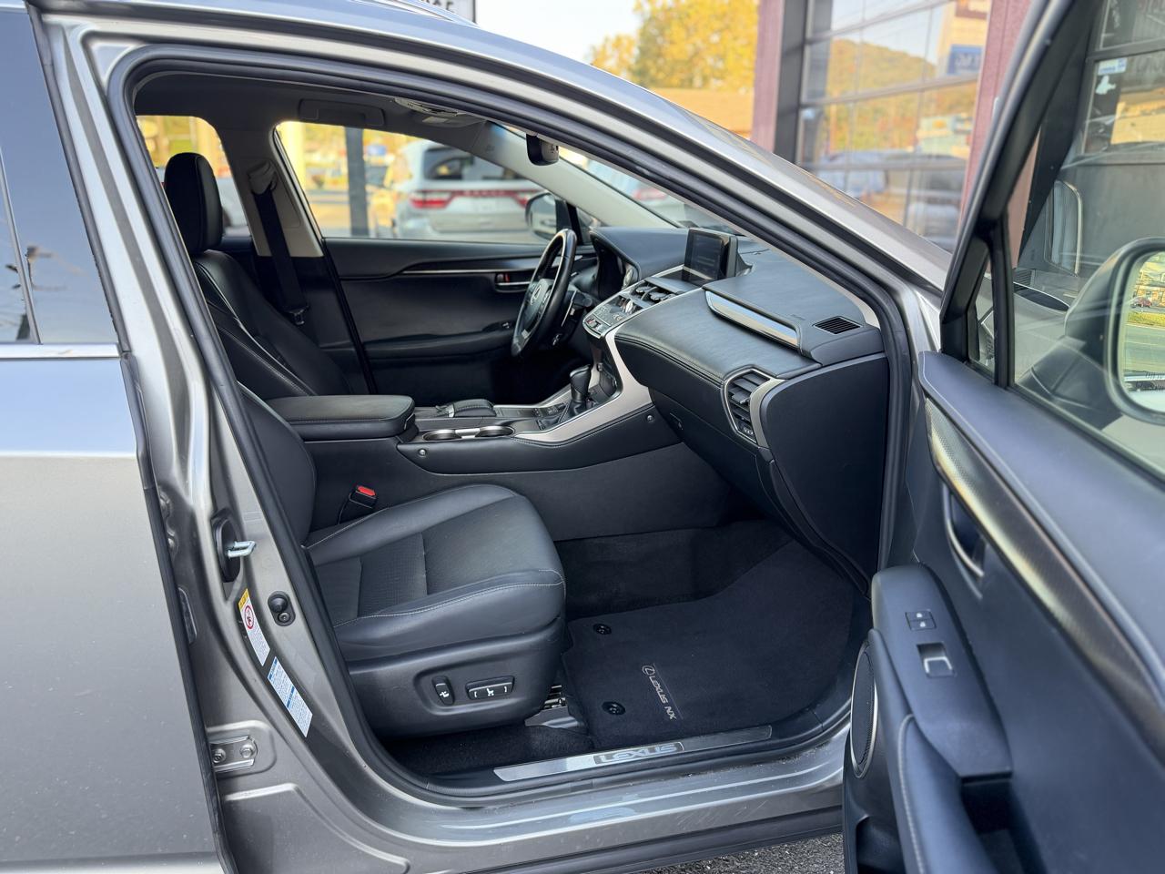 Lexus NX 300  2019