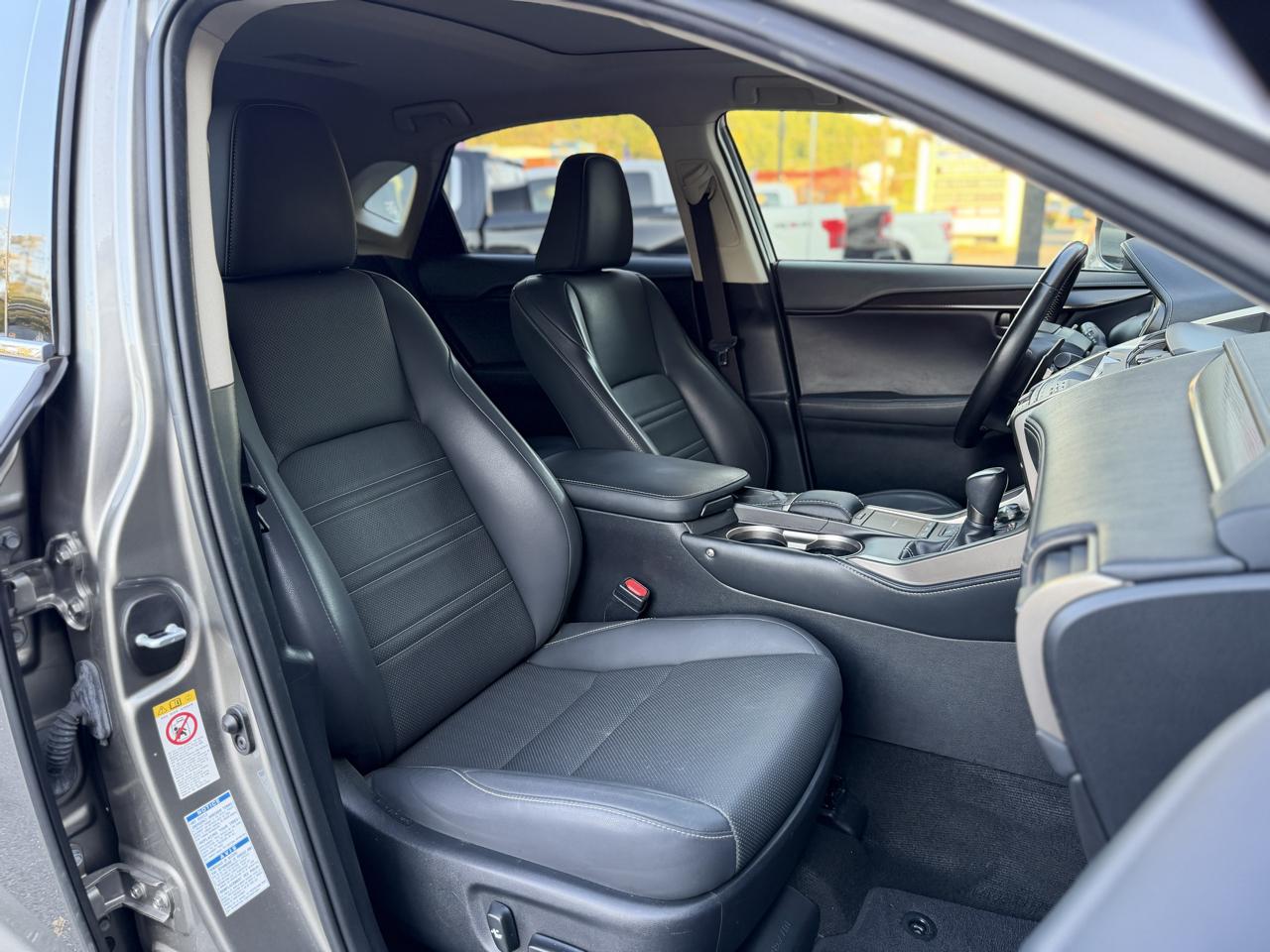 Lexus NX 300  2019