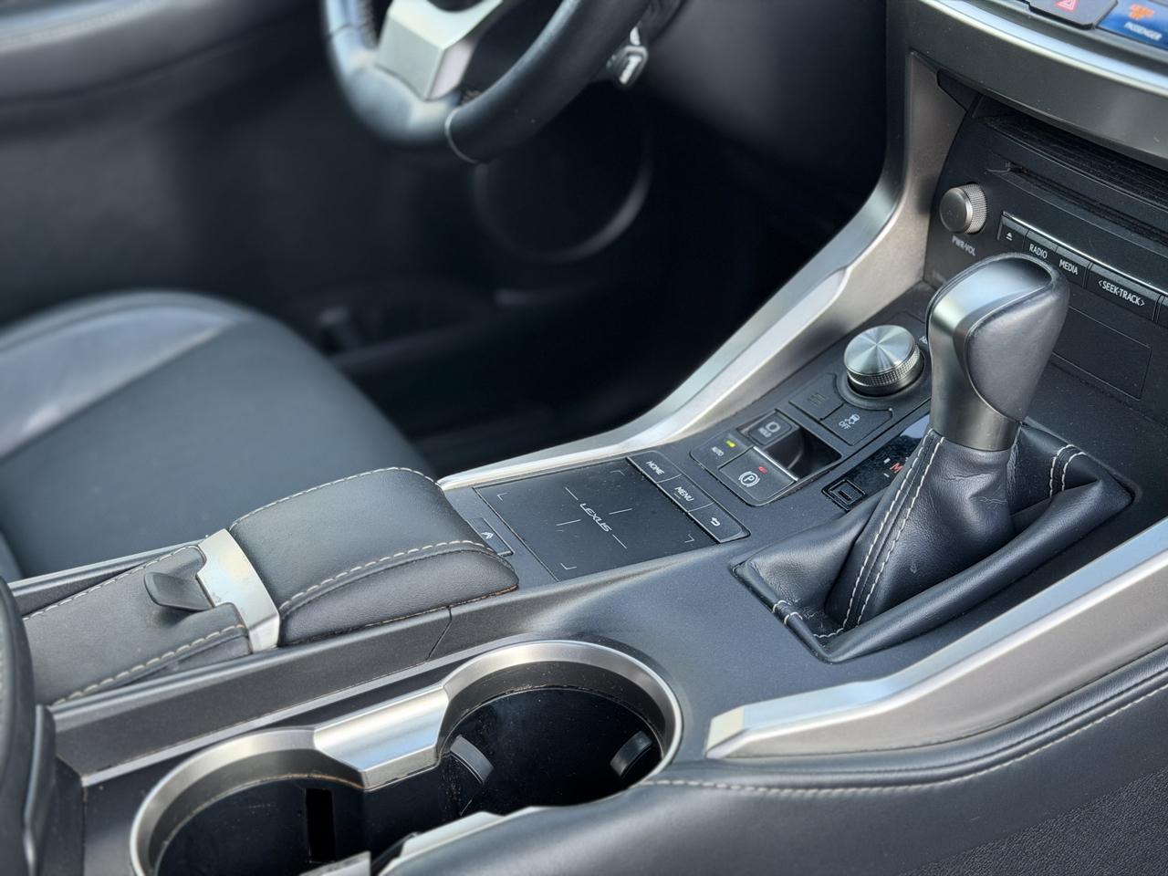 Lexus NX 300  2019