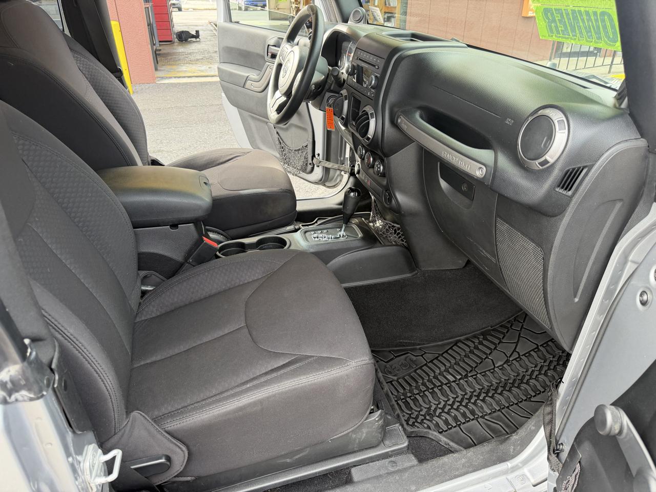 Jeep Wrangler Sport 4WD 2013