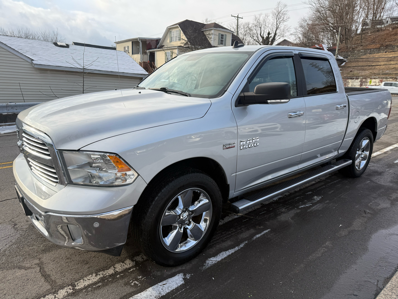 RAM 1500 Big Horn 4x4 Crew Cab 5'7" Box 2017