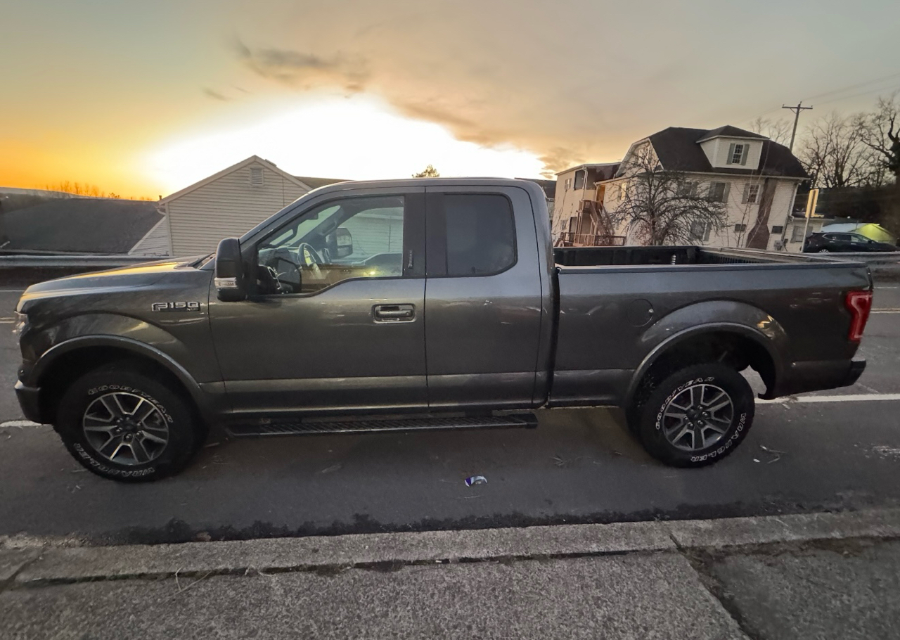 Ford F-150 4WD SuperCab 145" Lariat 2016