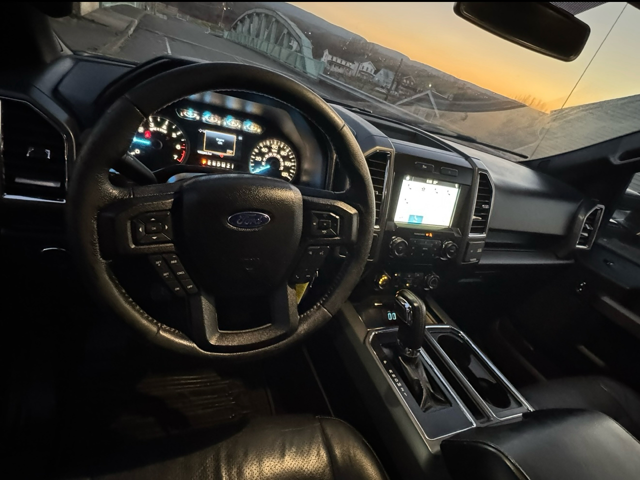 Ford F-150 4WD SuperCab 145" Lariat 2016