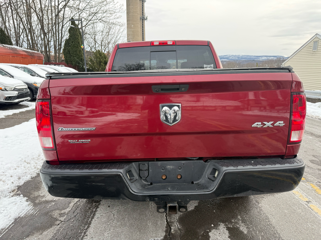 RAM 1500 4WD Crew Cab 140.5" Outdoorsman 2014