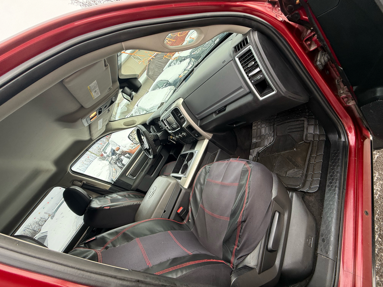 RAM 1500 4WD Crew Cab 140.5" Outdoorsman 2014