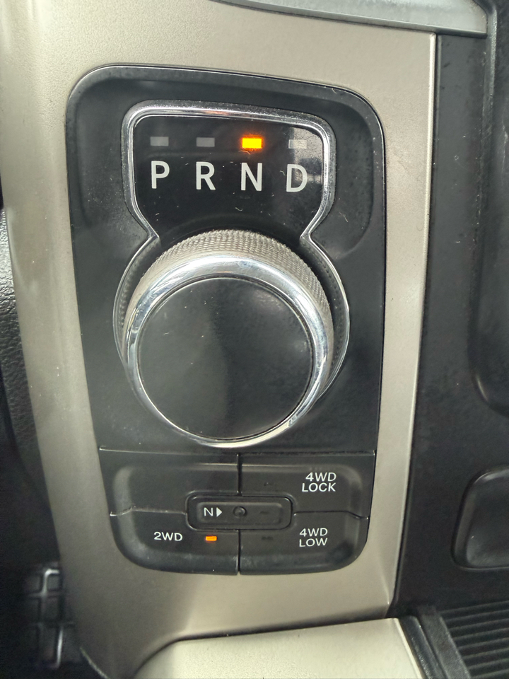 RAM 1500 4WD Crew Cab 140.5" Outdoorsman 2014