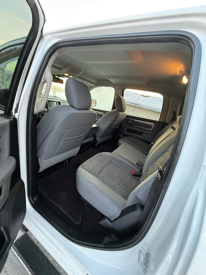 RAM 1500 4WD Crew Cab 140.5" Big Horn 2016