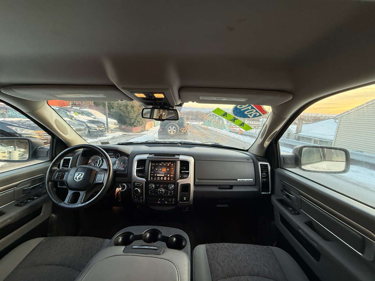 RAM 1500 4WD Crew Cab 140.5" Big Horn 2016