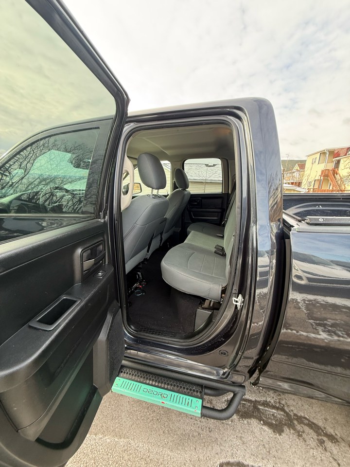 RAM 1500 4WD Quad Cab 140.5" Express 2016