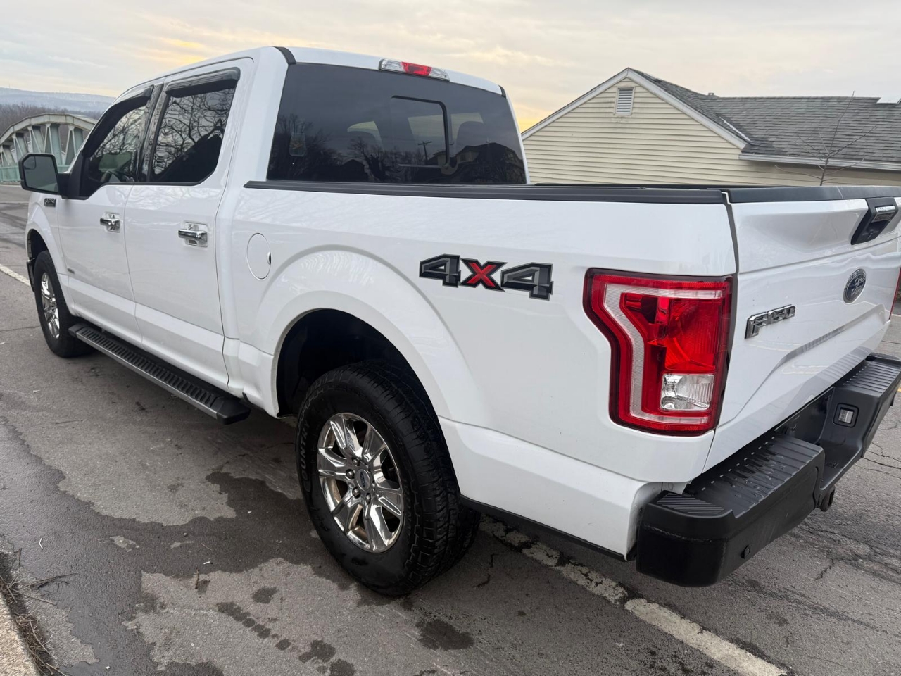 Ford F-150 Lariat 4WD SuperCrew 5.5' Box 2017