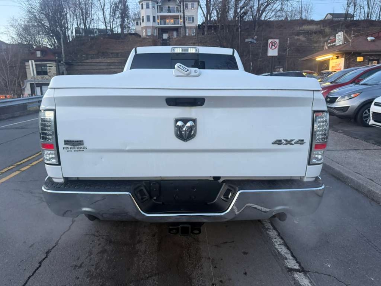 RAM 1500 4WD Quad Cab 140.5" Laramie 2012