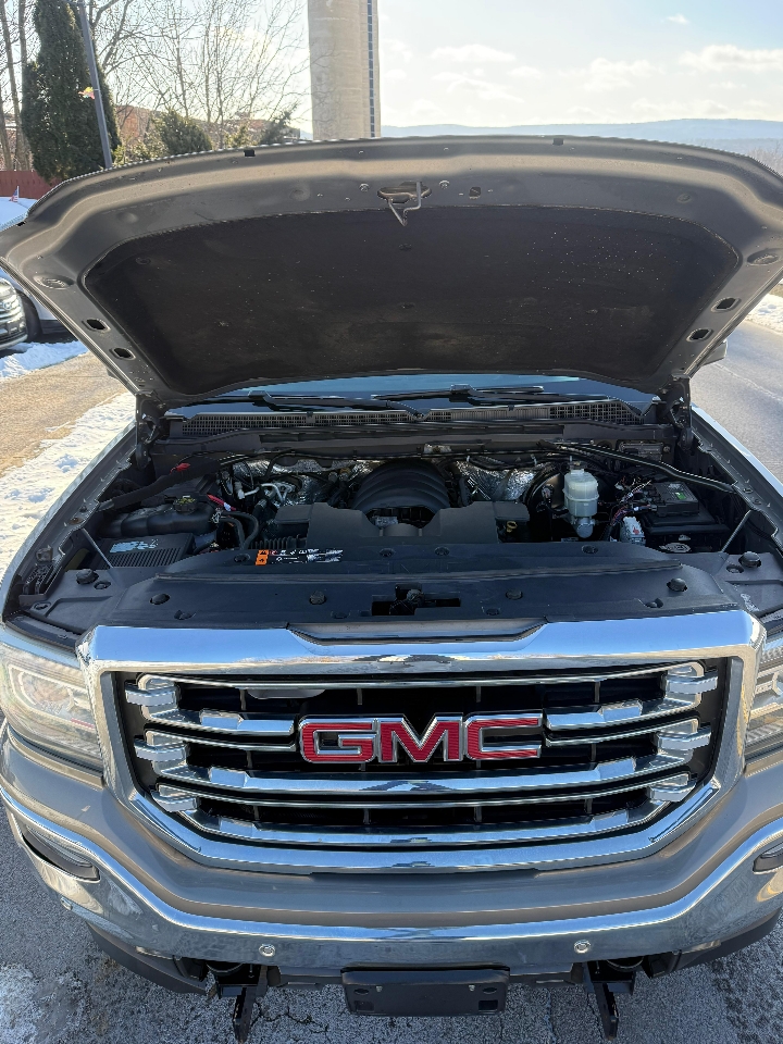 GMC Sierra 1500 4WD Crew Cab 143.5" SLT 2017