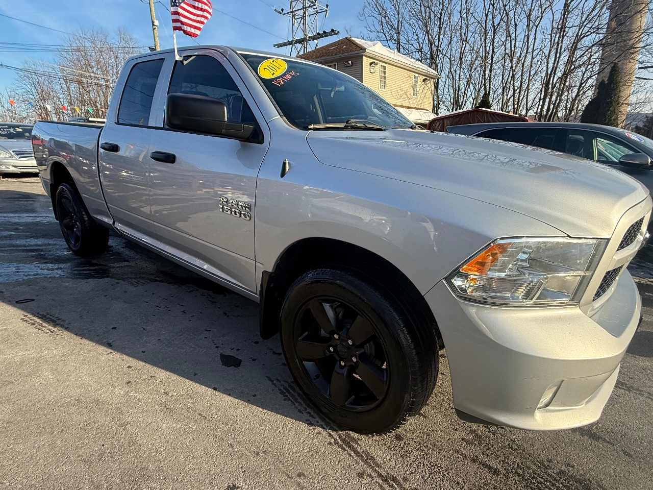 RAM 1500 Express 4x4 Quad Cab 6'4" Box 2017