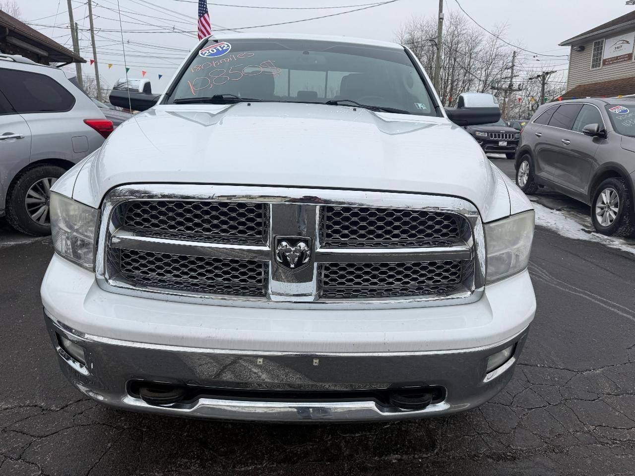 RAM 1500 4WD Crew Cab 140.5" Laramie 2012