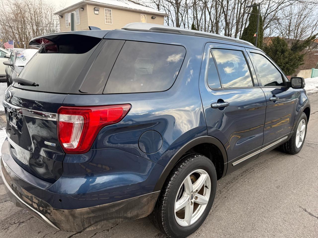 Ford Explorer XLT 4WD 2017