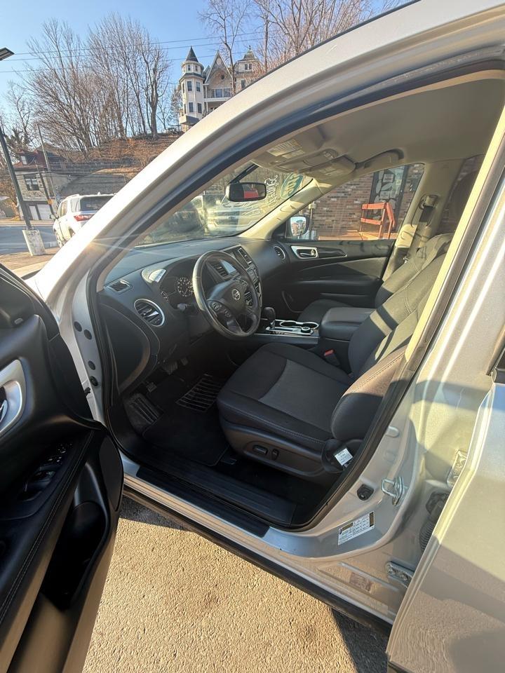 Nissan Pathfinder 4x4 SV 2019