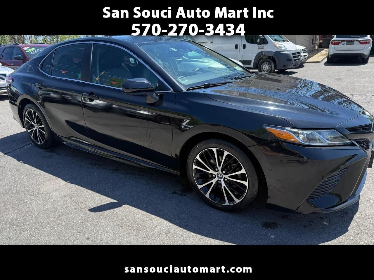 Toyota Camry SE Auto (Natl) 2020