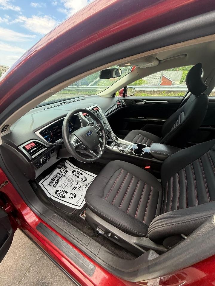 Ford Fusion 4dr Sdn SE FWD 2016